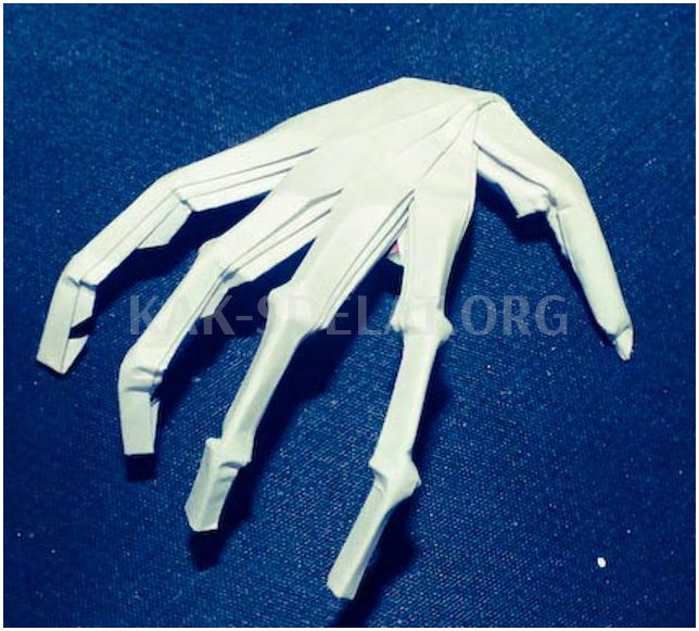 Картонная рука. Рука из бумаги. Рука скелета из бумаги. Оригами рука скелета. Руки из бумаги объемные.